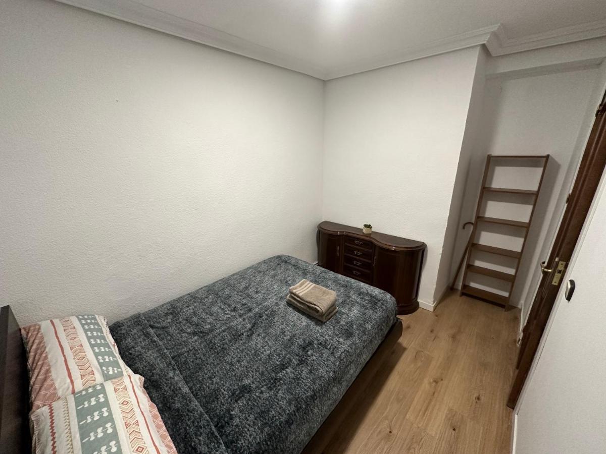 Licenciado Vidriera Apartamento Madrid Exterior foto
